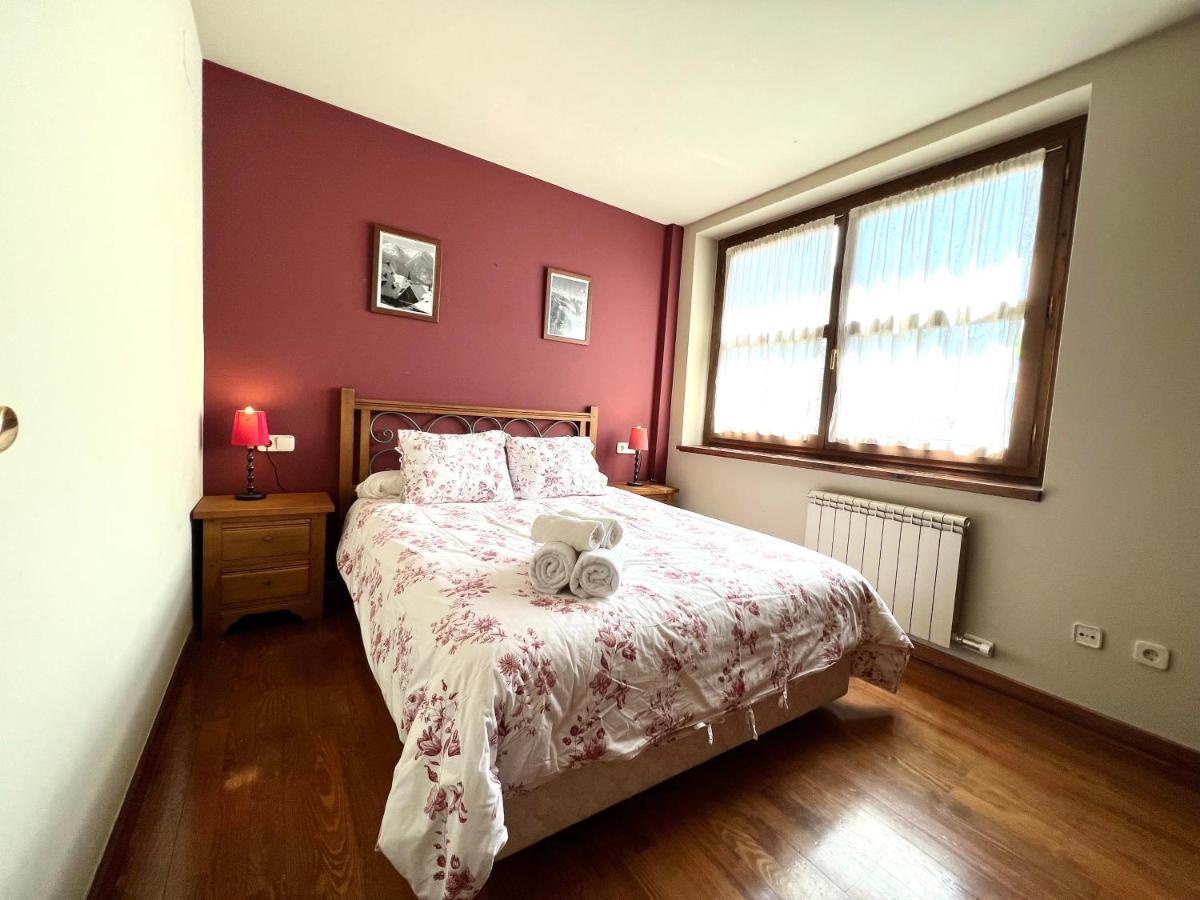 Cal Berg - Apartamento Garos Apartment Luaran gambar